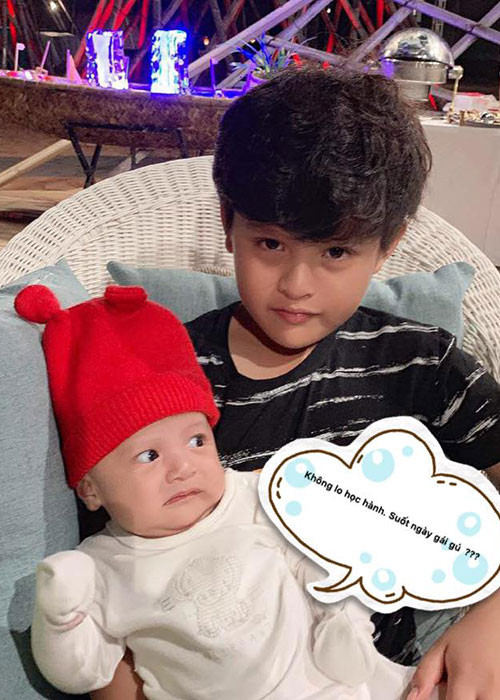 Vẻ đáng yêu, lanh lợi của bé Tết khiến nhiều cư dân mạng thích thú.