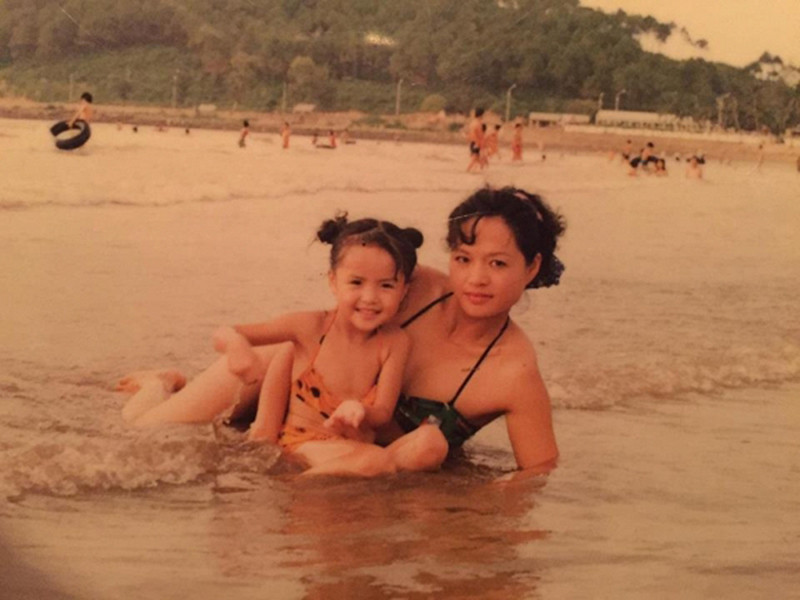 Nữ diễn viên thừa hưởng những nét đẹp của mẹ.