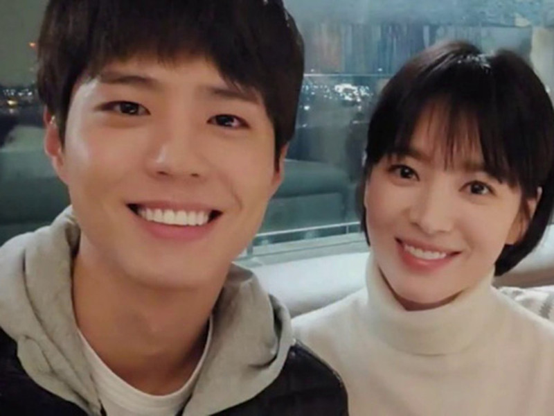 Sau chia sẻ ngầm ám chỉ đến Park Bo Gum của Song Hye Kyo, Song Joong Ki bất ngờ tuyên bố rời khỏi chính công ty chung với Park Bo Gum.