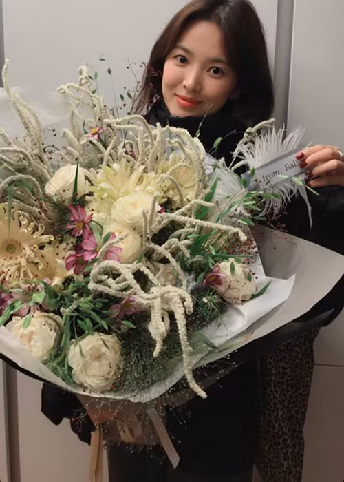 Sau khi ly hôn, Song Hye Kyo liên tục vướng tin đồn đời tư.