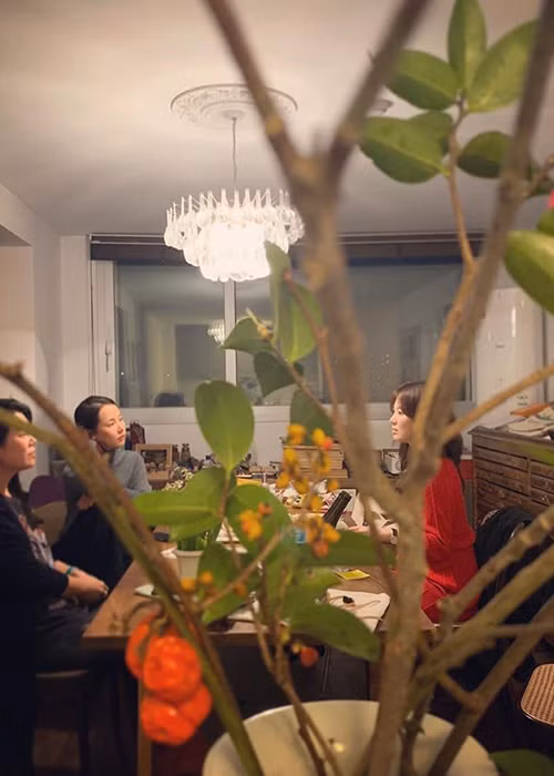 Mặc kệ những đồn đoán, nữ diễn viên tận hưởng cuộc sống độc thân vui vẻ bên gia đình, bạn bè. Mời quý độc giả xem video "Song Hye Kyo lên tiếng việc ly hôn với Song Joong Ki". Nguồn VTC14