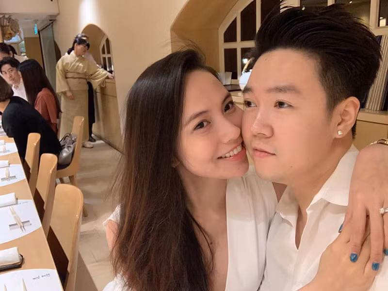 Thu Trang được khen có tài kinh doanh khi quản lý một số tụ điểm vui chơi của giới trẻ ở Sài Gòn. Ngoài ra, vợ của Lê Hiếu còn được nhận xét ngoan hiền.