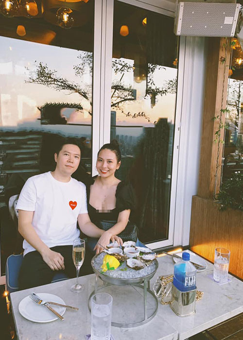 Thu Trang dù không hoạt động nghệ thuật nhưng sở hữu nhan sắc không kém một hot girl.