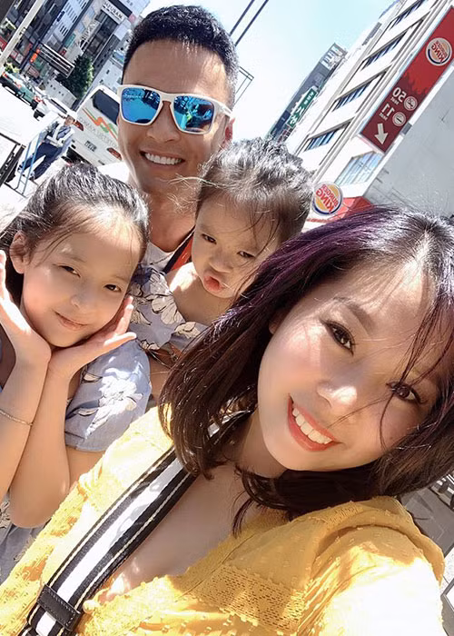 Anh Đào khéo giữ chồng nhờ sự tháo vát, thấu hiểu công việc diễn xuất của chồng.