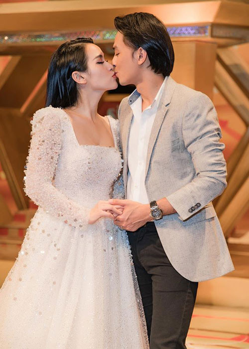 Sau 4 năm kết hôn, tình cảm của vợ chồng Tú Vi và Văn Anh vẫn mặn nồng.