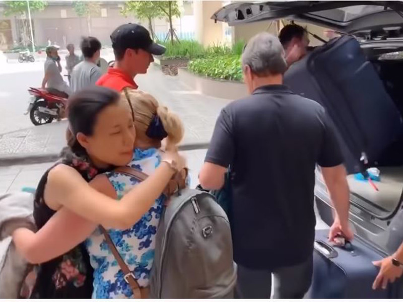 Nhiều cư dân mạng đặt nghi vấn Hoàng Oanh đang mang bầu sau đám cưới vào đầu tháng 12. Ảnh: Yan