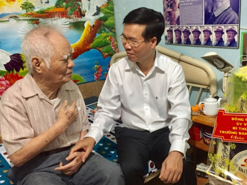 Theo Pháp luật TP HCM, 5 năm trở lại đây, mùa Tết nhạc sĩ Nguyễn Văn Tý về nhà người cháu (cũng là người chăm sóc ông) ở Bảo Lộc để đón Tết cùng gia đình người cháu. Nếu Bảo Lộc quá lạnh, ông ở lại Sài Gòn đón Tết một mình. Ảnh: Nông nghiệp Việt Nam