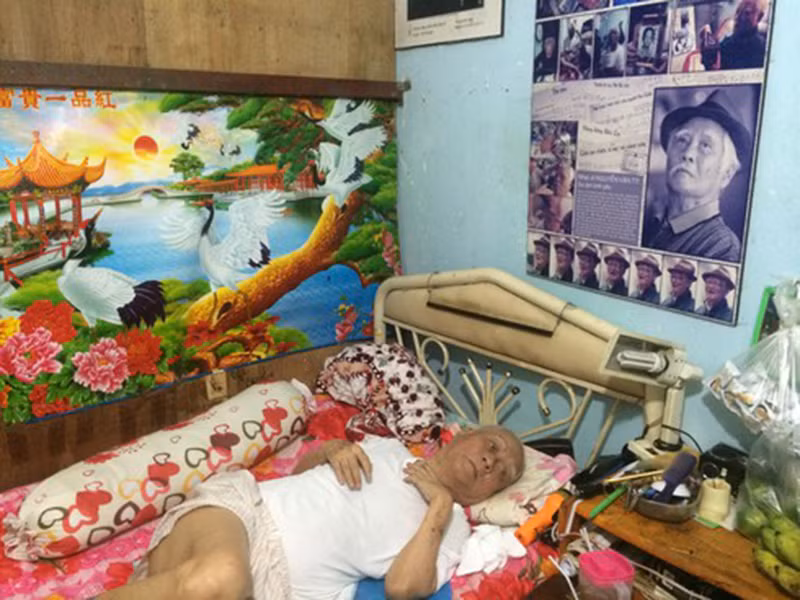 Theo Infonet, năm 2017, nhạc sĩ Nguyễn Văn Tý phải chịu sự hành hạ của nhiều căn bệnh. Sau hai lần tai biến mạch máu não, ông bị liệt nửa người bên trái. Ảnh: Infonet