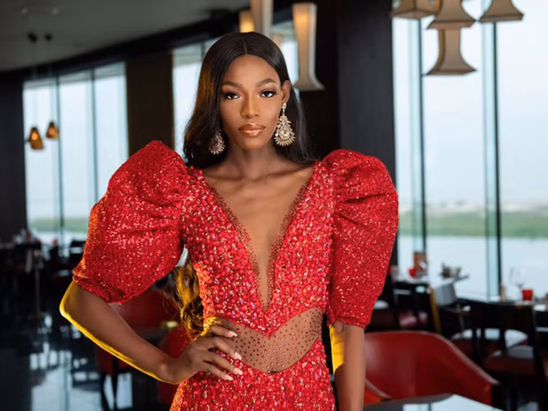 Chiến thắng phần thi Head to Head giúp đại diện Nigeria - Nyekachi Douglas lọt top 40. Cô gái này năm nay 21 tuổi, cao 1m84.