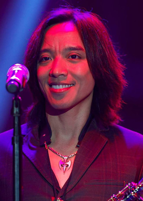 Sau khi tốt nghiệp, Hoài Phương sang Mỹ du học và định cư tại đây.