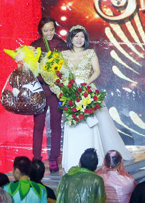 Danh hài Việt Hương chia sẻ, sau khi trải qua những giai đoạn khó khăn, cô rất trân trọng hạnh phúc hiện tại.