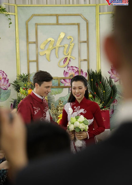 Trước ngày trọng đại, Hoàng Oanh phải nhập viện vì bị sốt siêu vi. Ảnh: Vietnamnet