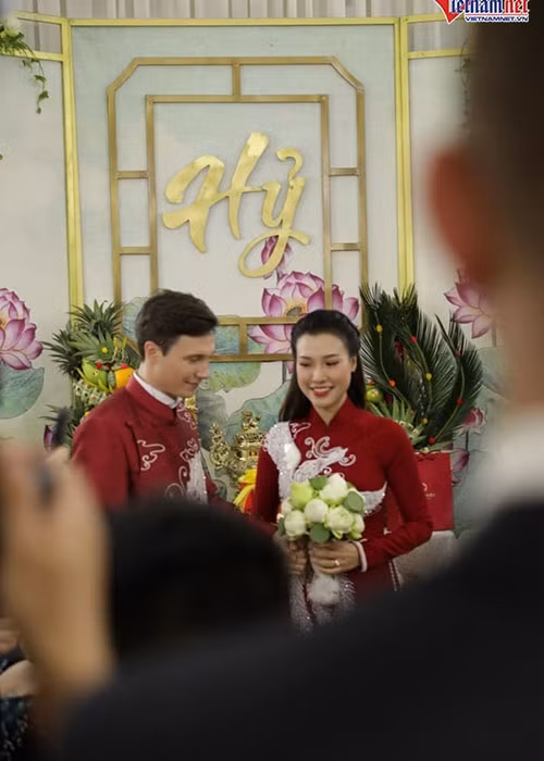 Trước ngày trọng đại, Hoàng Oanh phải nhập viện vì bị sốt siêu vi. Ảnh: Vietnamnet