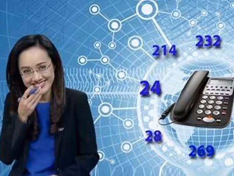 Khi dẫn bản tin Thời sự lúc 12h, BTV Hoài Anh bật cười khi đồng nghiệp - BTV Hữu Bằng đọc "phòng, dự trữ" thành "dự trữ phòng". Ảnh: VTC