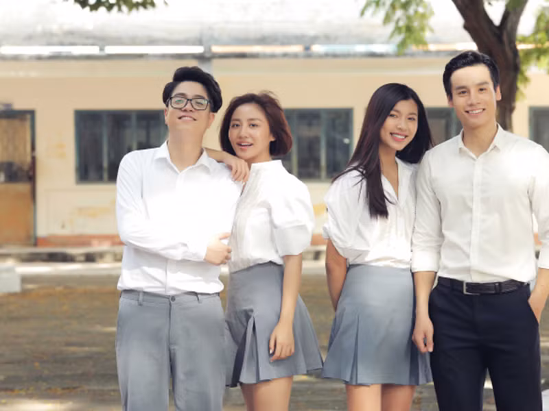 Cuối cùng, Văn Mai Hương lại tung ra video teaser giới thiệu MV mới kết hợp cùng ca sĩ Bùi Anh Tuấn với loạt hình ảnh gây xôn xao trước đó như: giấy đăng ký kết hôn, ảnh cưới. Nhiều khán giả bức xúc vì bị Văn Mai Hương “lừa” còn fan ruột “dở cười dở khóc”.