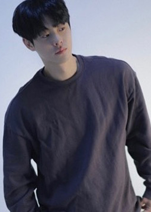 Ngày 1/12, Cha In Ha đăng tải loạt ảnh đi chụp photoshoot.