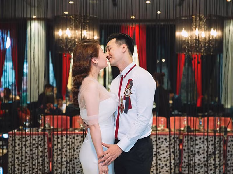 Thành Trung và Ngọc Hương tận hưởng cuộc sống vợ chồng son trong 2 năm để Ngọc Hương bắt nhịp với cuộc sống gia đình.