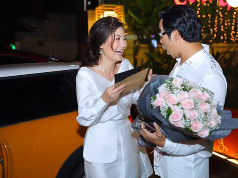 Ngọc Lan và Thanh Bình cho biết họ ly hôn vì không còn tìm được tiếng nói chung và khẳng định hiện tại cả hai đều vui vẻ làm bạn.