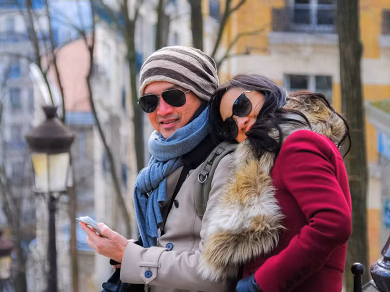 Năm 1994, Hồng Đào sang Mỹ định cư và tình cờ hội ngộ Quang Minh tại một trạm xăng. Lúc đó, Quang Minh đã ly hôn.