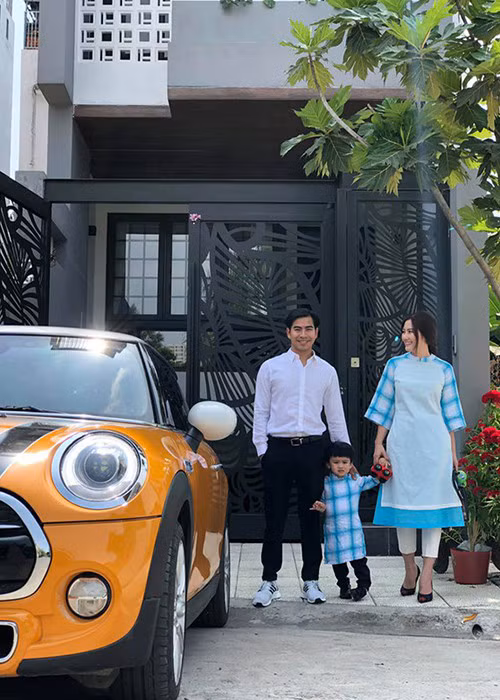 Thanh Bình vốn được biết đến là người chồng soái ca còn Ngọc Lan cũng cố gắng vun vén cho tổ ấm.