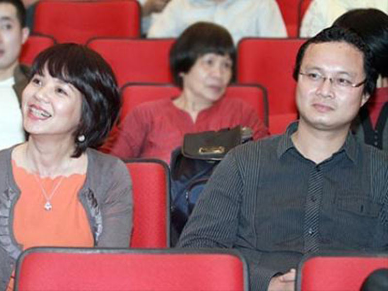 Sau khi kết hôn, ông xã của Diễm Quỳnh đã giới thiệu cô đến với nghề truyền hình. Sau đó, anh tạo điều kiện cho cô theo đuổi sự nghiệp. Ảnh: Đất Việt