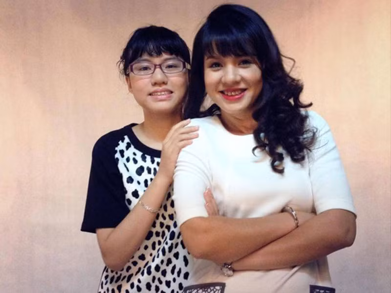 Bé Nhím tên thật là Hồ Diễm Quỳnh Phương. Năm 2019, Diễm Quỳnh cho biết, Nhím đã 20 tuổi, học năm 3 đại học. Ảnh: Pháp luật xã hội