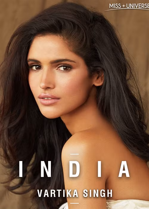 Theo sau đại diện Thái Lan là người đẹp đến từ Ấn Độ - Vartika Singh.