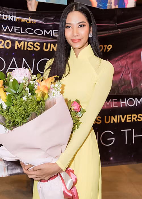 Top 20 Hoa hậu Hoàn vũ Thế giới 2019 khoe vẻ đẹp dịu dàng.