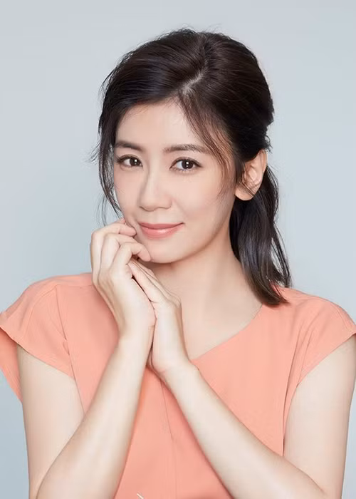 Giả Tịnh Văn hiện tích cực tham gia các hoạt động giải trí.