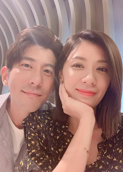 Giả Tịnh Văn hơn Tu Khải Kiệt tới 9 tuổi và có một cô con gái riêng với đại gia Tôn Chí Hạo.