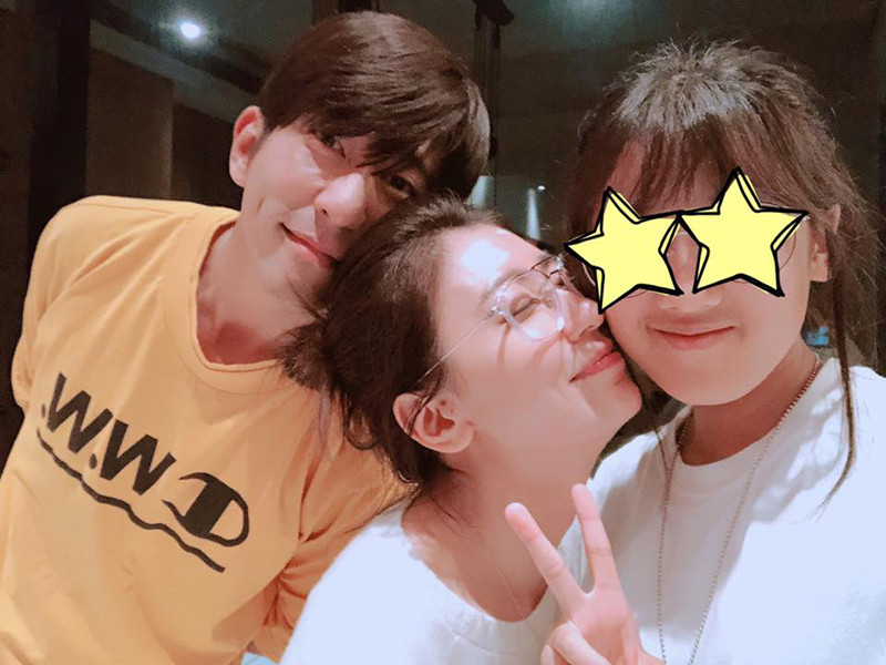 Mối quan hệ giữa Tu Khải Kiệt và con riêng của Giả Tịnh Văn - bé Angelina rất tốt đẹp.