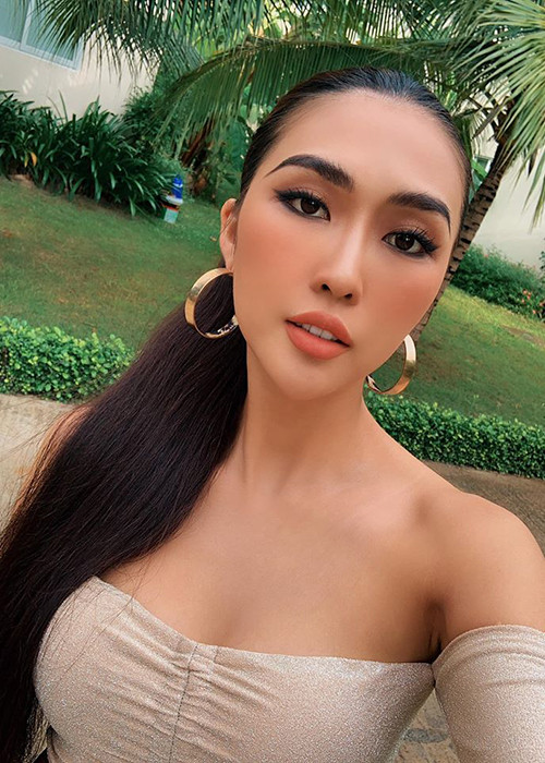 Nguyễn Đặng Tường Linh vừa giành giải thưởng phụ Thí sinh có nụ cười đẹp nhất.