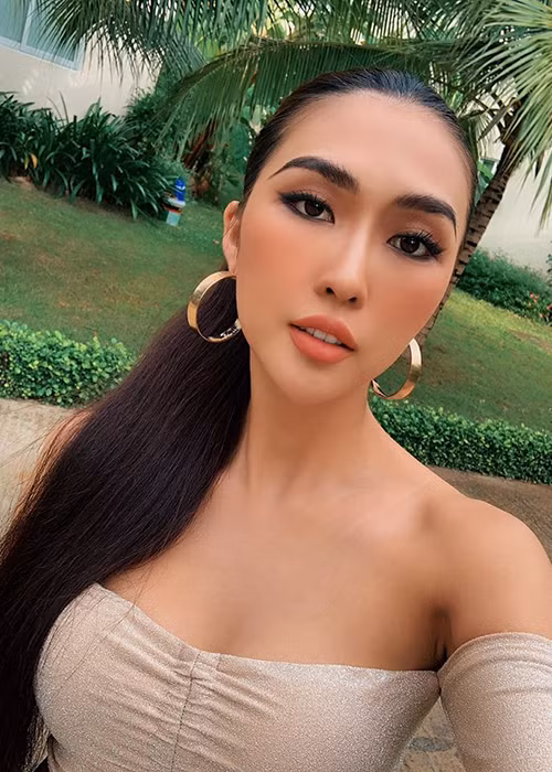 Nguyễn Đặng Tường Linh vừa giành giải thưởng phụ Thí sinh có nụ cười đẹp nhất.