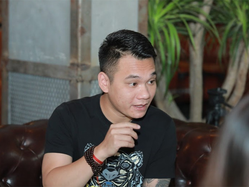 Khắc Việt cho biết, anh đã say và không kiểm soát được hành vi. Khi tỉnh táo lại, anh nhận thấy mình không nên viết như vậy. Đối với sự việc xảy ra, Khắc Việt không muốn lấp liếm hay biện hộ. Ảnh: Người lao động