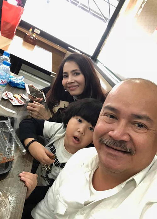 Bé Hoàng Khang rất quấn bố. Mời quý độc giả xem video "Bí quyết làm đẹp của sao Việt". Nguồn VTC