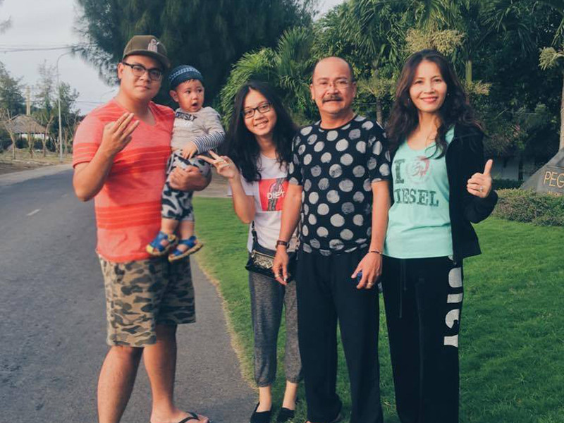 Sau nhiều năm chung sống, Hoàng Sơn và Diệp Thanh có 3 người con: 2 trai, 1 gái.