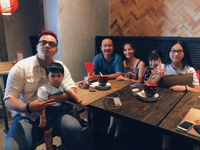 Con trai đầu lòng của Hoàng Sơn là Hoàng Hải. Khi mới 4 tuổi, Hoàng Hải đã tham gia đóng phim, diễn kịch.