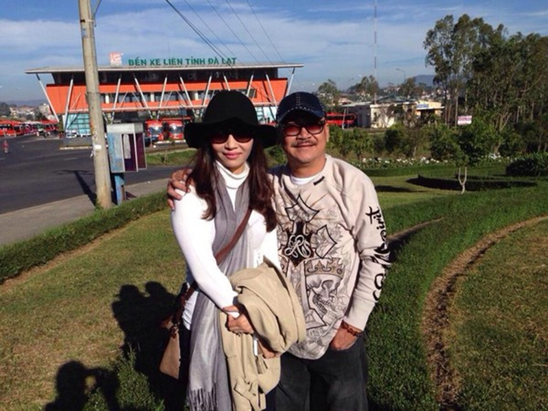 Hoàng Sơn ngợi khen bà xã Diệp Thanh là người phụ nữ chu đáo, nhẹ nhàng và biết chịu đựng.