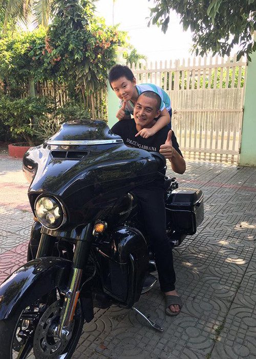 Sau khi bố mẹ ly hôn, bé Cà Pháo thi thoảng mới gặp bố.