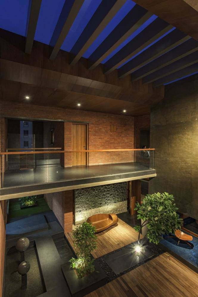 Buổi tối gia chủ có thể ngồi trong nhà mà vẫn ngắm được trăng sao.