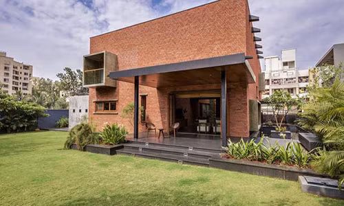 Nha gach moc nguyen khoi nhung ben trong thiet ke dep ngo ngang