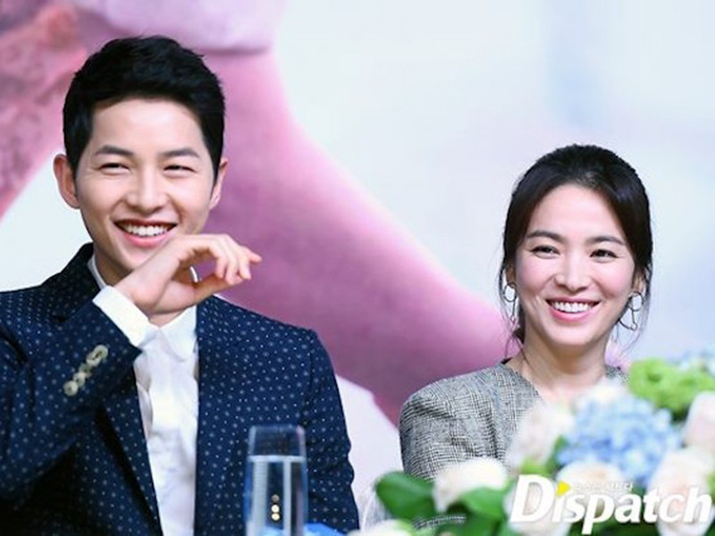 Song Joong Ki và Song Hye Kyo tuyên bố ly hôn vào tháng 6. 1 tháng sau đó, cả hai chính thức đường ai nấy đi.