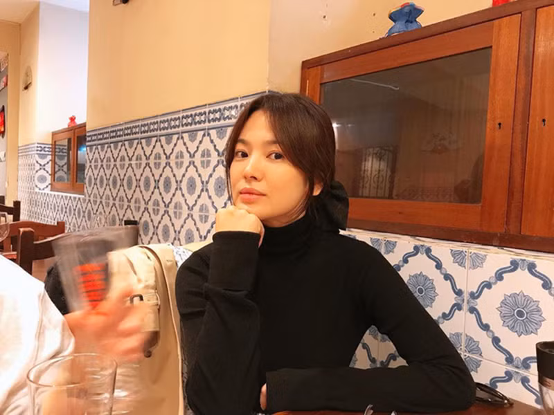 Giữa nghi vấn tái hợp Song Joong Ki, Song Hye Kyo cũng lộ diện.