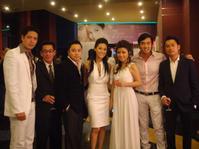 Năm 2009, Victor Vũ thực hiện bộ phim đầu tiên tại Việt Nam. Đó là “Chuyện tình xa xứ”. Phim có sự tham gia của Bình Minh, Đinh Ngọc Diệp, Huy Khánh, Kathy Uyên.