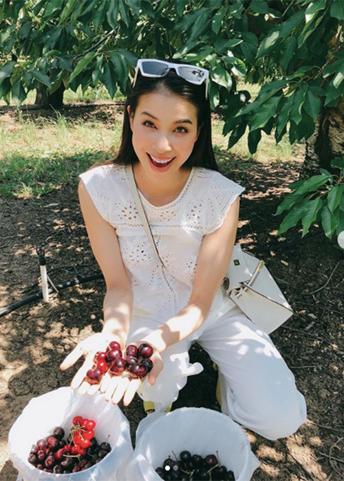 Cuộc sống của Phạm Hương ở Mỹ bình yên và hạnh phúc.