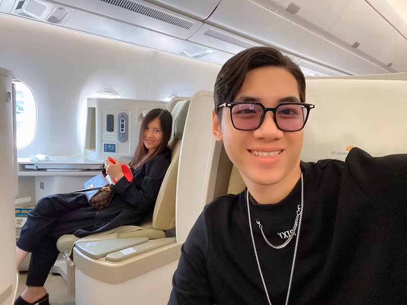 Còn nhớ, khi “Em gì ơi” của Jack và K-ICM bị tố đạo nhạc gánh hát lô tô, tài khoản được cho là của bà Tạ Hà bức xúc tuyên bố nếu ai chứng minh được thì sẽ tặng 10 tỷ tiền mặt và 1 căn biệt thự.