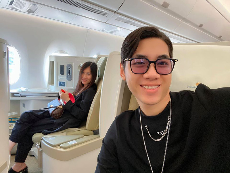 Còn nhớ, khi “Em gì ơi” của Jack và K-ICM bị tố đạo nhạc gánh hát lô tô, tài khoản được cho là của bà Tạ Hà bức xúc tuyên bố nếu ai chứng minh được thì sẽ tặng 10 tỷ tiền mặt và 1 căn biệt thự.