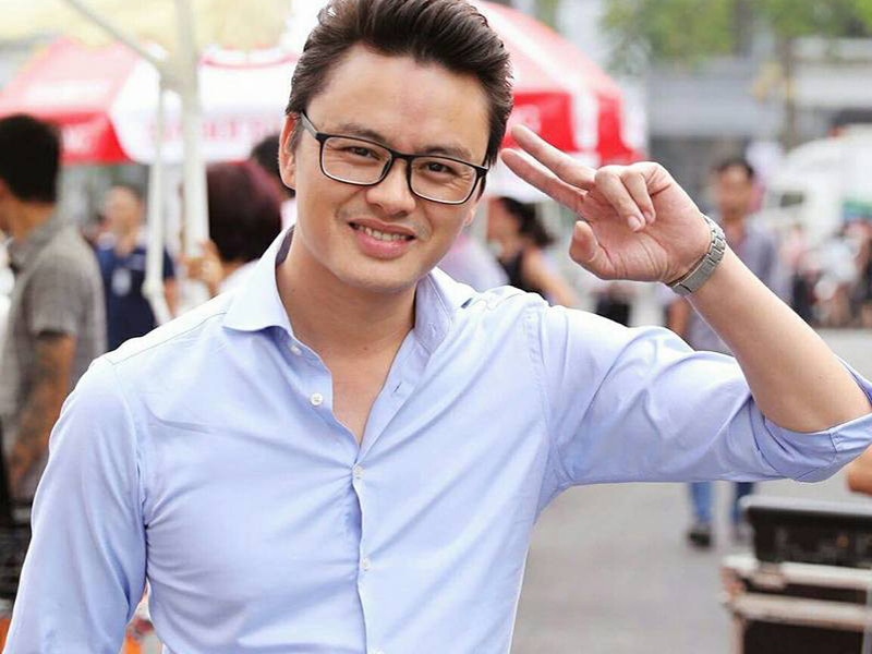 Hữu Bằng không để lộ hình ảnh vợ và con trai cũng như kiệm lời về hai người thân yêu.