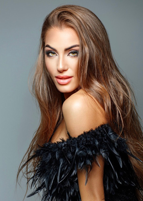 Chuyên trang sắc đẹp Missosology dự đoán Marharyta Pasha sẽ làm nên chuyện bởi cô là đại diện Ukraine mạnh nhất từ trước đến nay. Thành tích đến nay của Marharyta là top 27 Người đẹp tài năng và top 40 Người đẹp trình diễn thời trang.