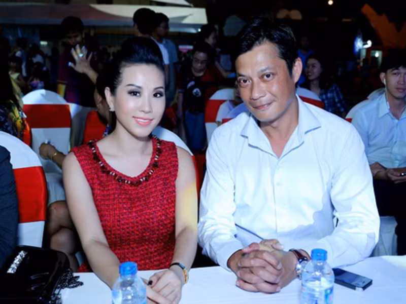 Trước khi gắn bó với Trí Tống, Thu Hoài có cuộc hôn nhân không êm đềm. Năm 2015, cô tuyên bố ly hôn với người chồng Đài Loan khi đã có chung với nhau 3 người con. Ảnh: Zing